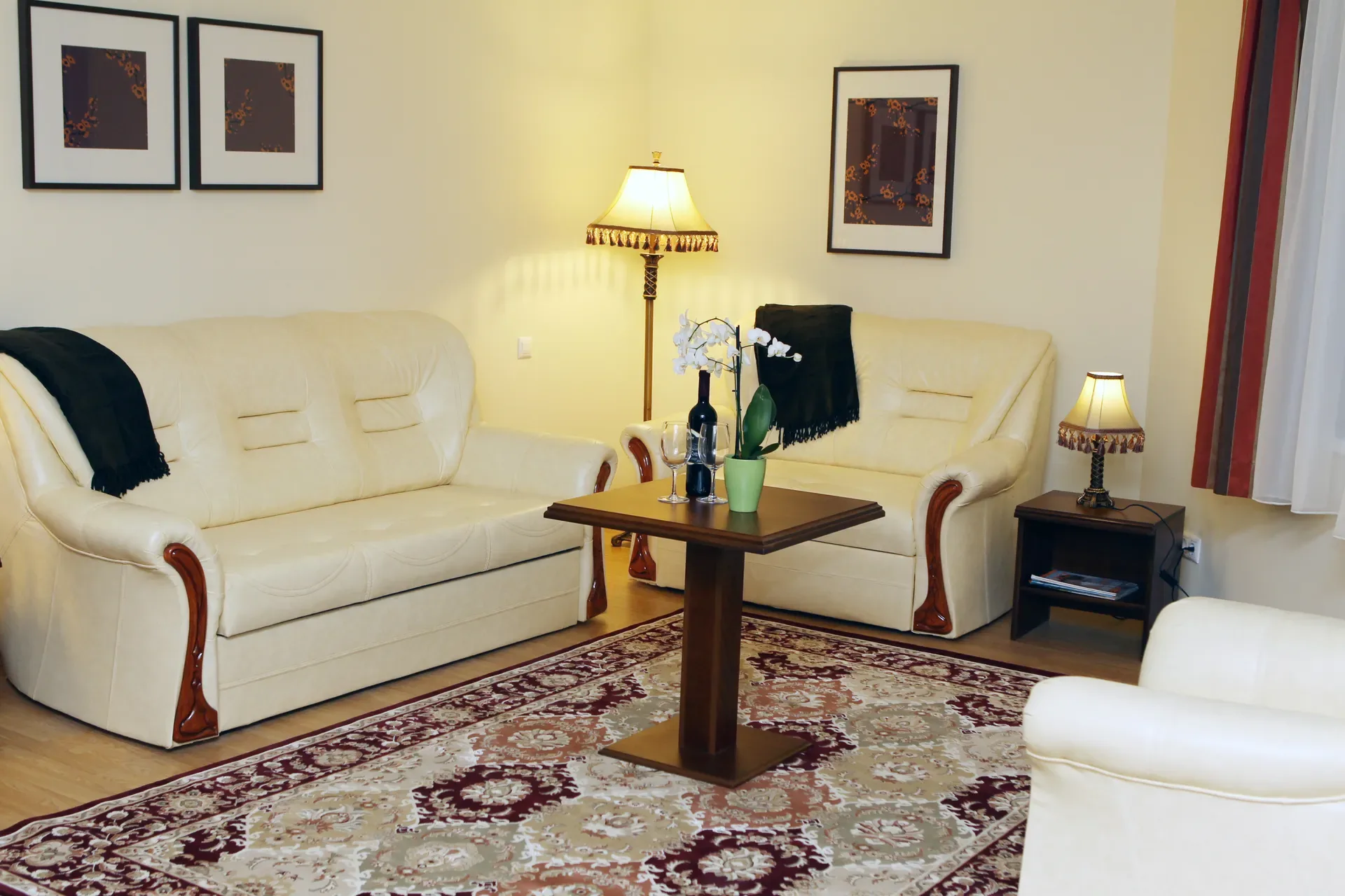 Suite — 2