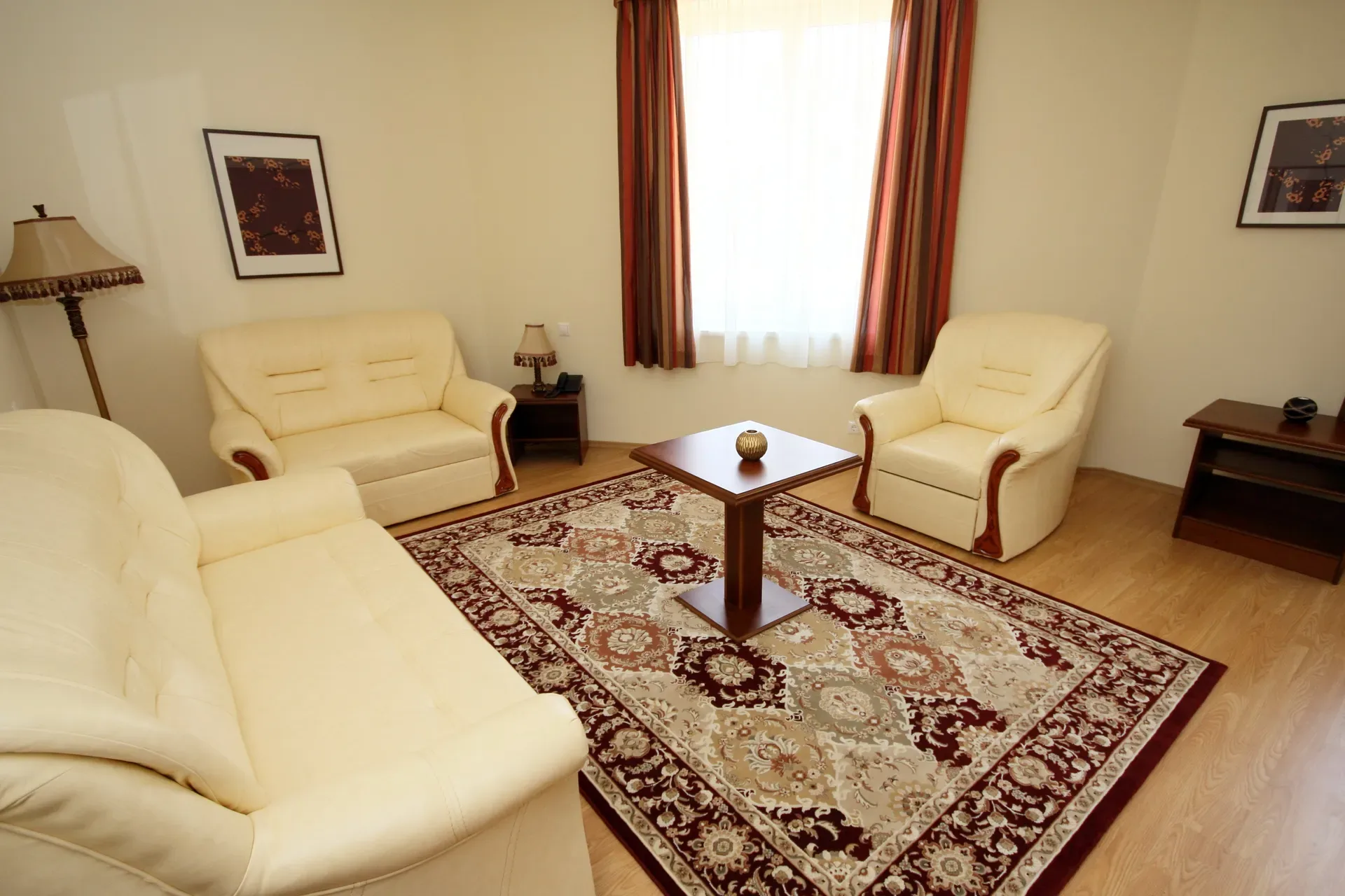 Suite — 3